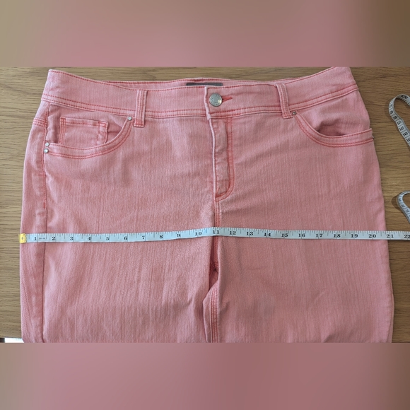 Chico's So Slimming Pink Zipper Hem Jeans in Size 2 / US Size 12 or L - Picture 12 of 16